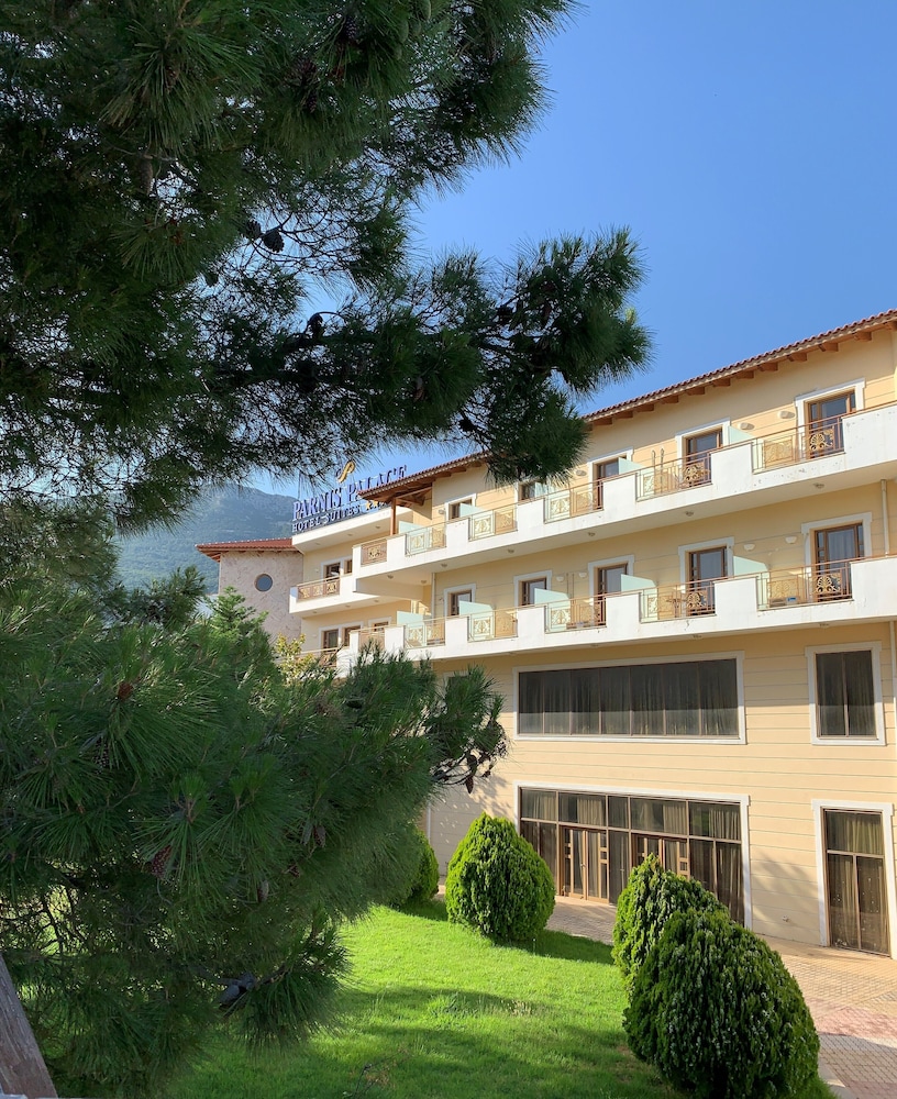 Parnis Palace Hotel Suites 5/25
