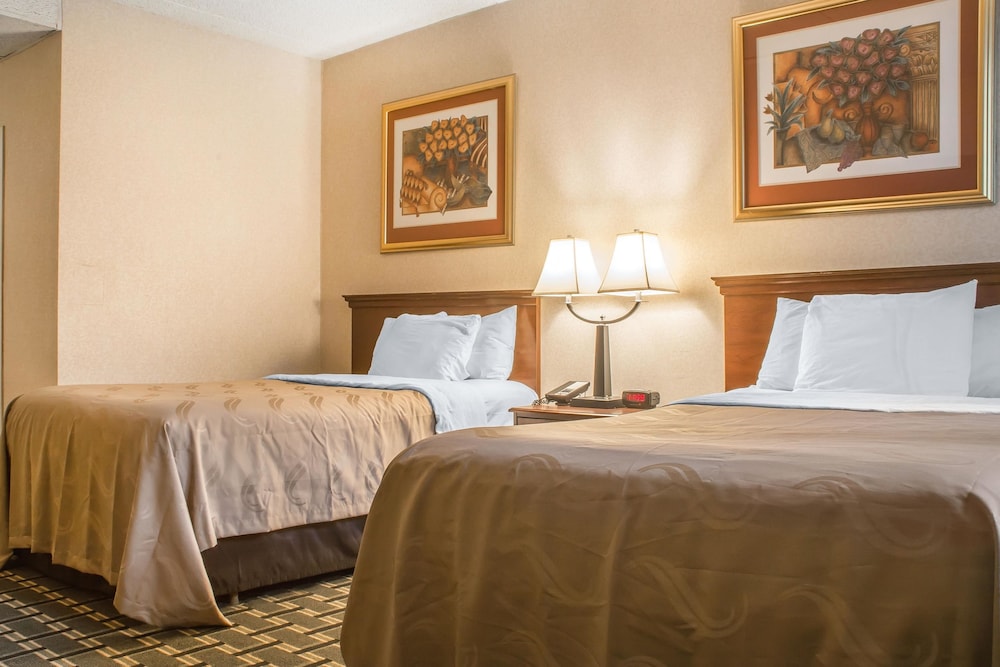 Quality Inn Suites Palm Island Indoor Waterpark 10/67