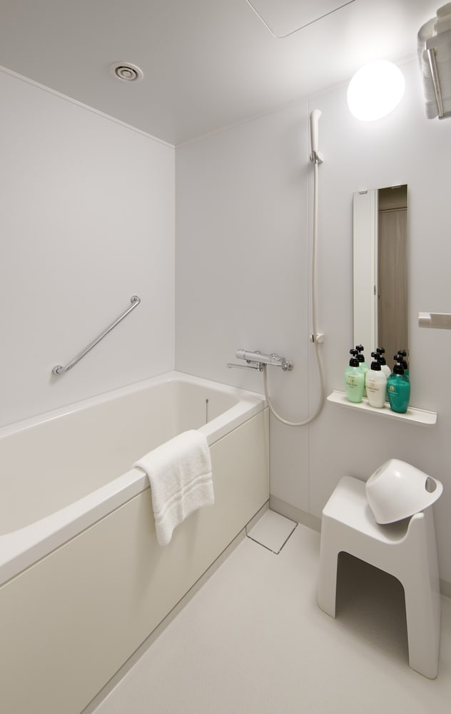 HOTEL Crown Hills Ueno Premier (ex Life Tree Ueno) 55/56