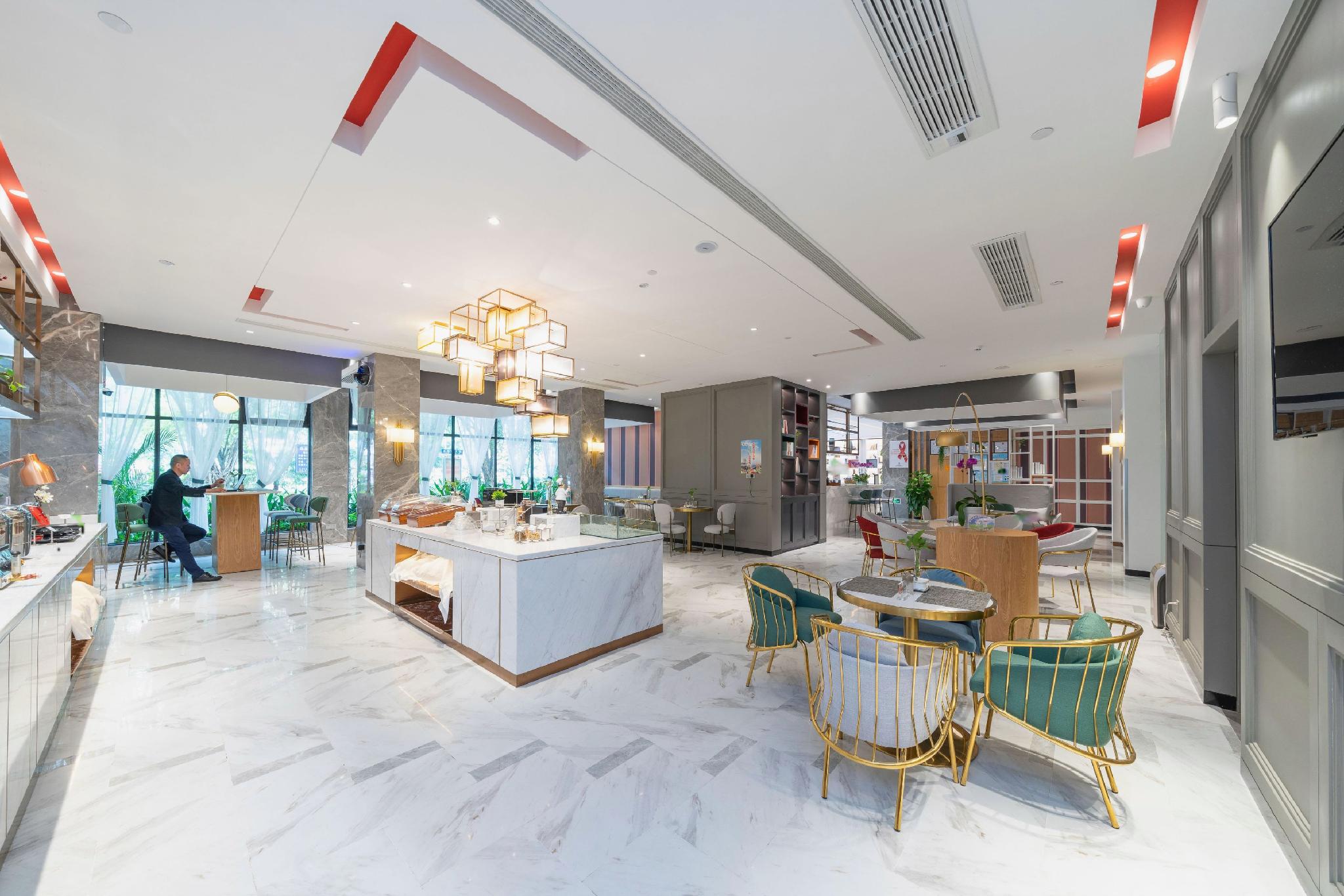 Magnotel (Qinzhou Bay Square) 24/32