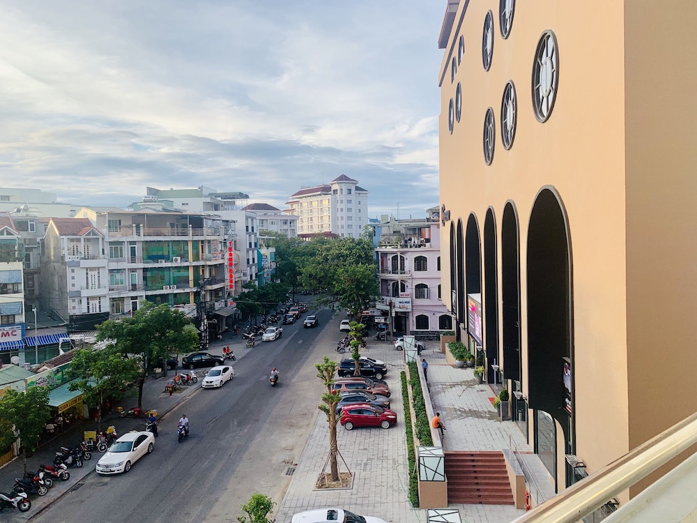 Nice Hue Hotel 46/50