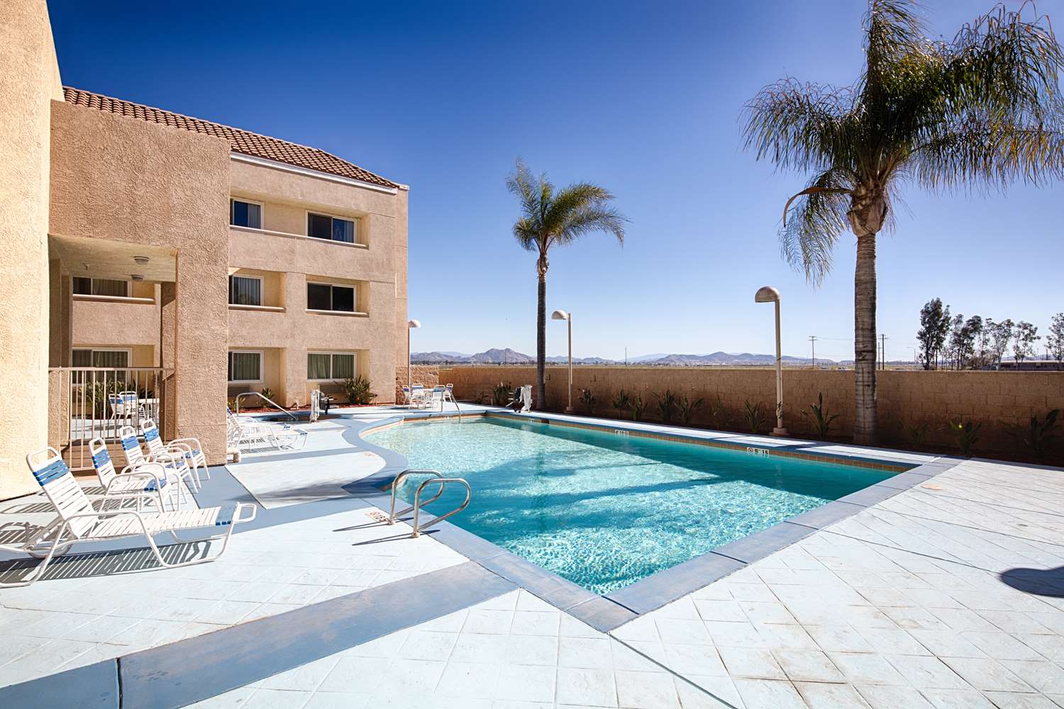 Studio6 Suites Perris, CA 31/32
