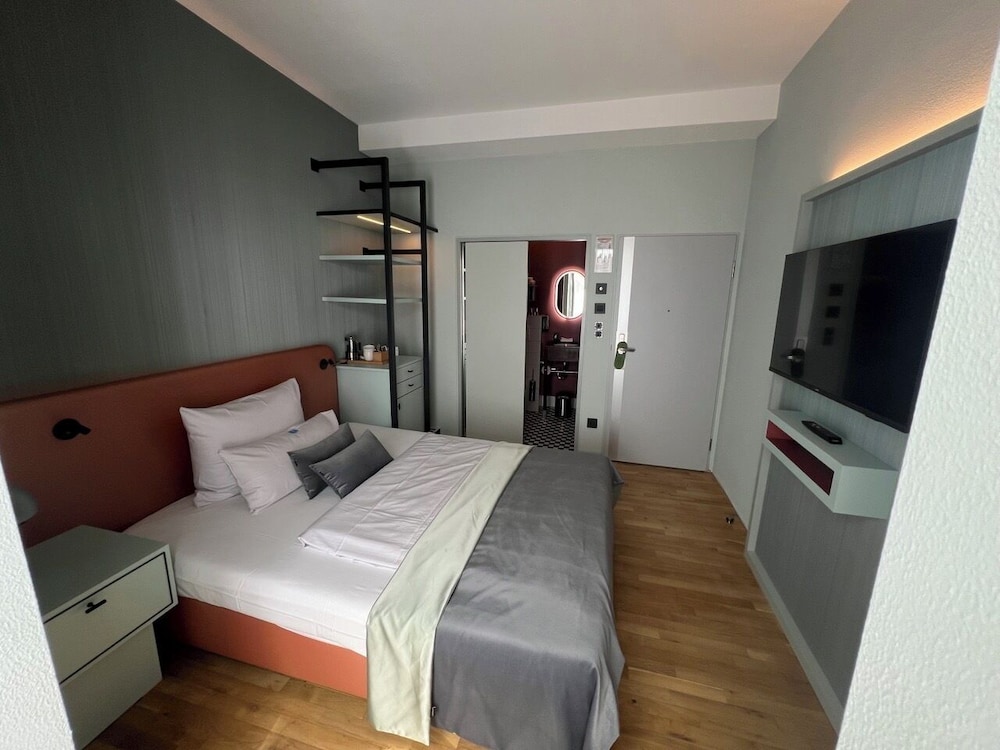 BASIC, DOUBLE BED