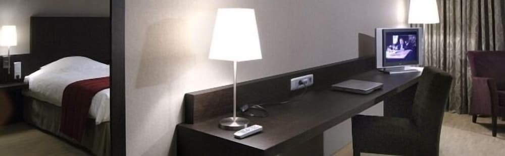 Biznis Hotel 16/19