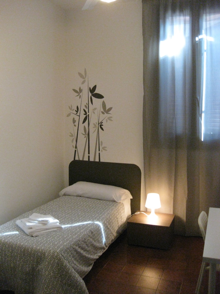 Low Cost Ferrara 12/26