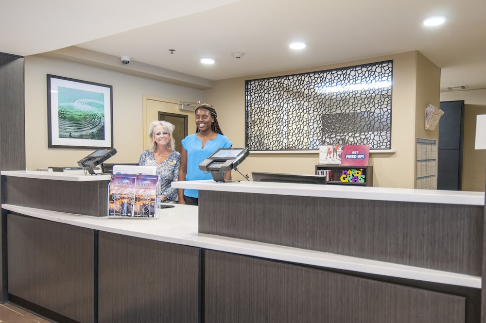 Candlewood Suites Baton Rouge College Drive 5/44