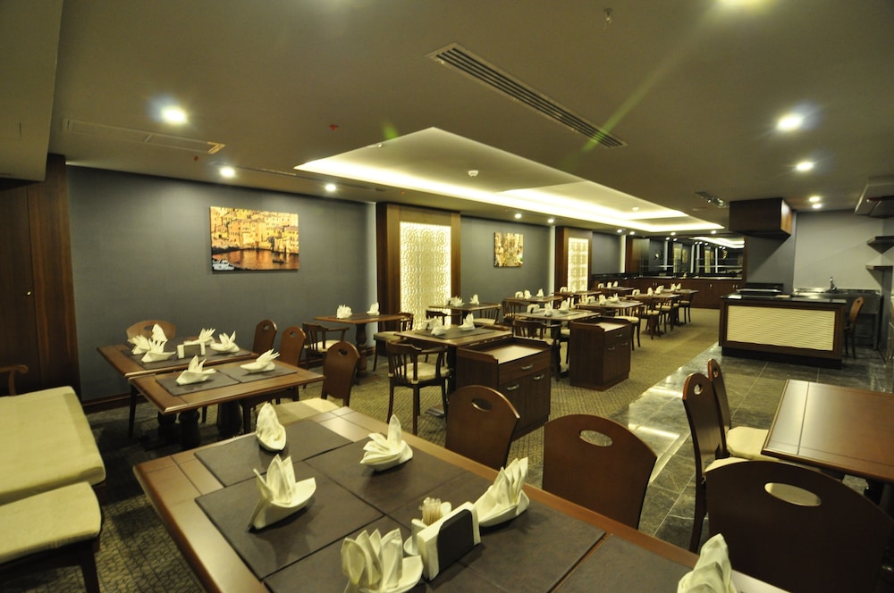 Genova Hotel Spa 50/60