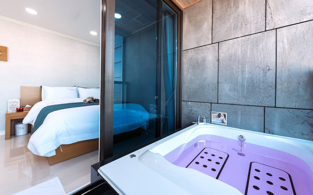 Yeosu Paradise Spa Pension 22/50