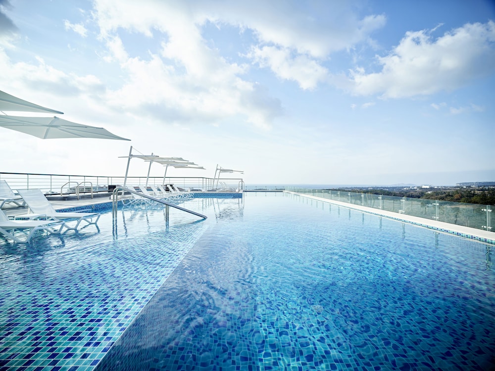Grand Josun Jeju 66/69