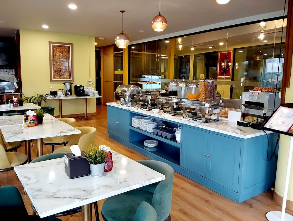 Siri Oriental Bangkok Hotel (ex The Warehouse Bangkok) 35/50