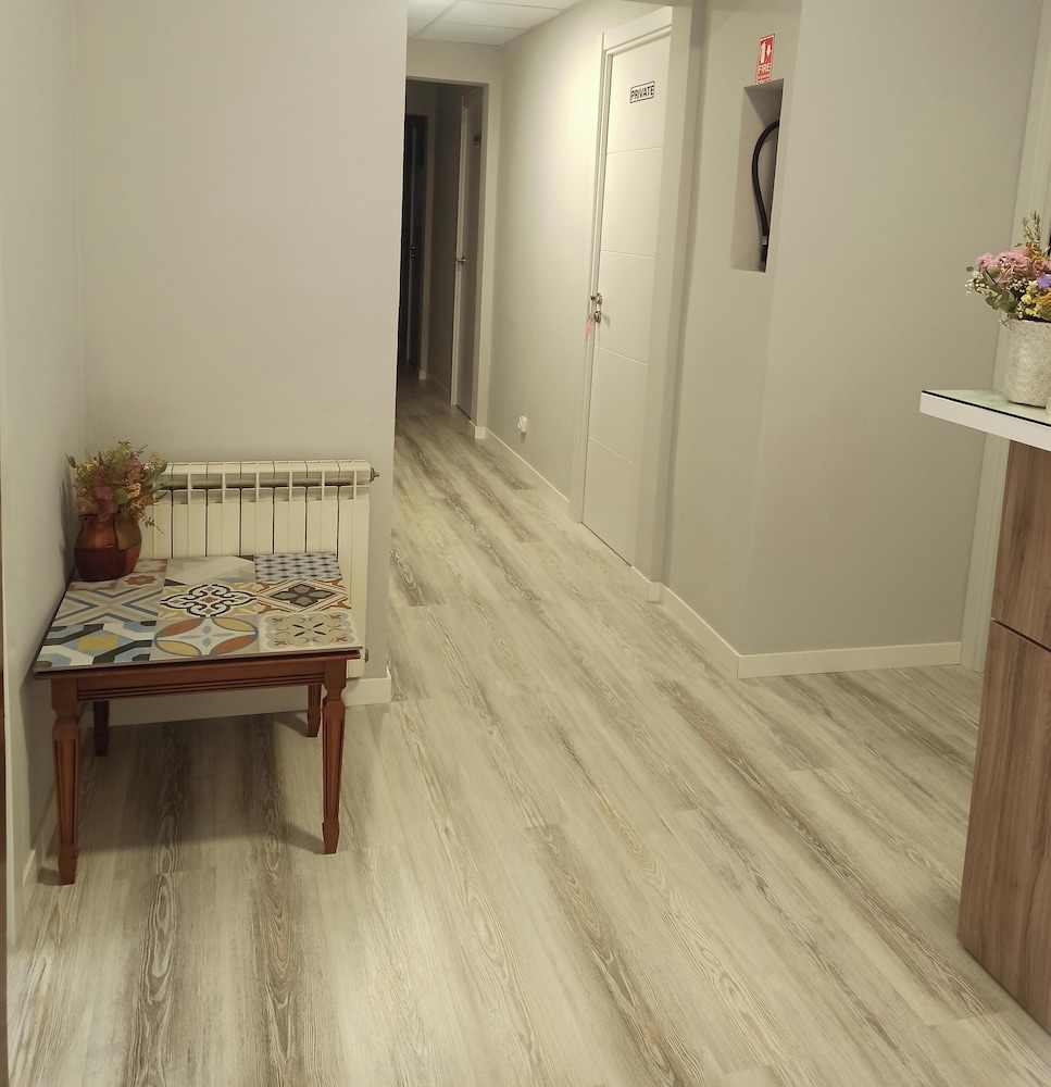 Hostal Ruta de Francia 37/50