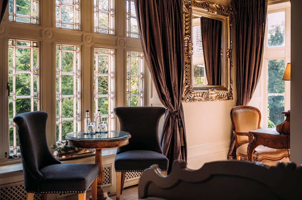 Mitton Hall 32/50
