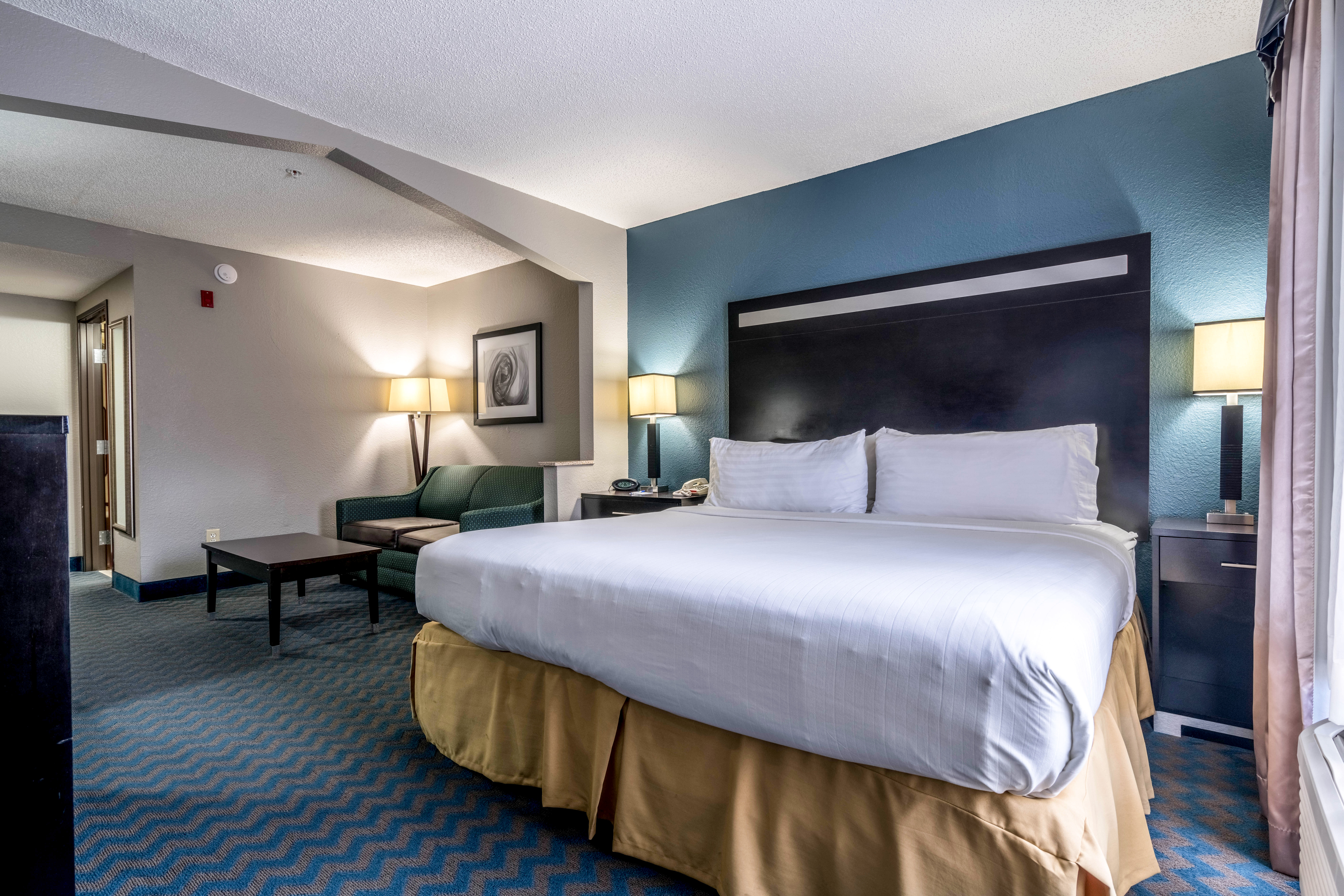 Holiday Inn Express Suites Roanoke Rapids Se 10/72