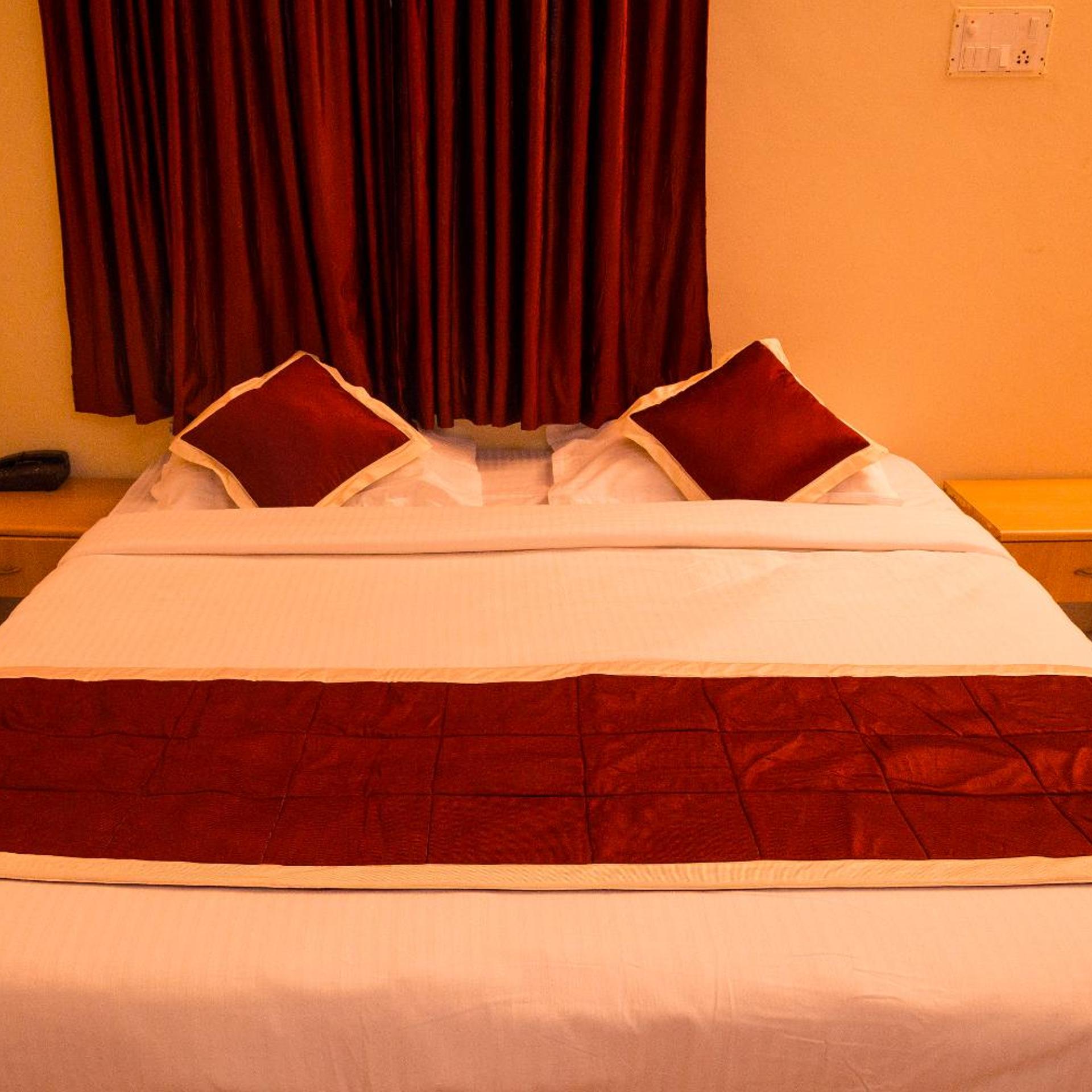 Kstdc Hotel Mayura Chalukya Badami 21/50