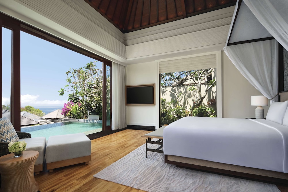 1 Bedroom, Pool, Villa, King Bed, Partial Ocean View