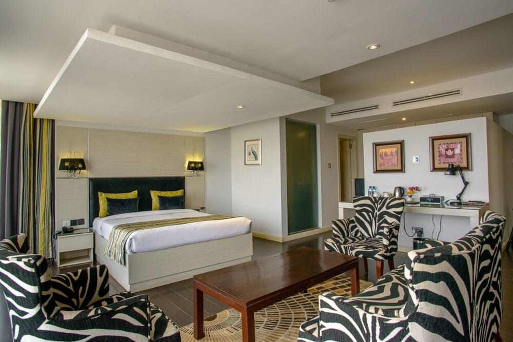 Cloud Hotel & Suites 21/37