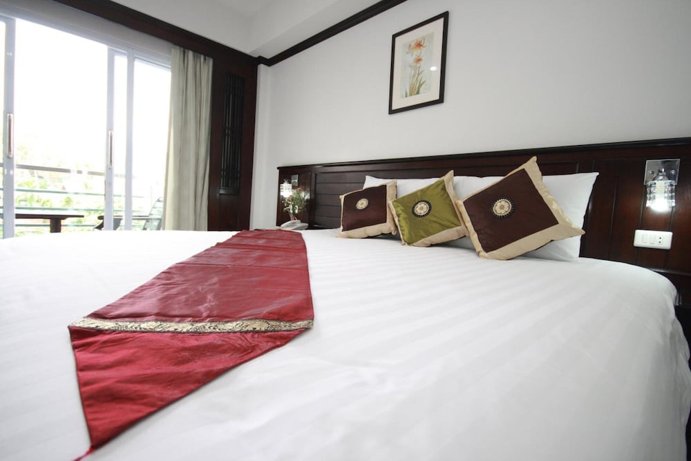 First Residence Hotel 22/48