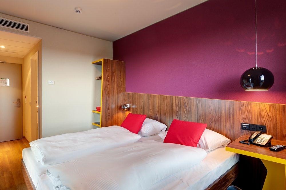 Meininger Hotel Frankfurt Main Airport 9/16