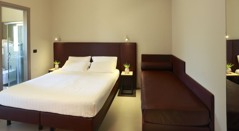 Hotel Aloisi 5/50