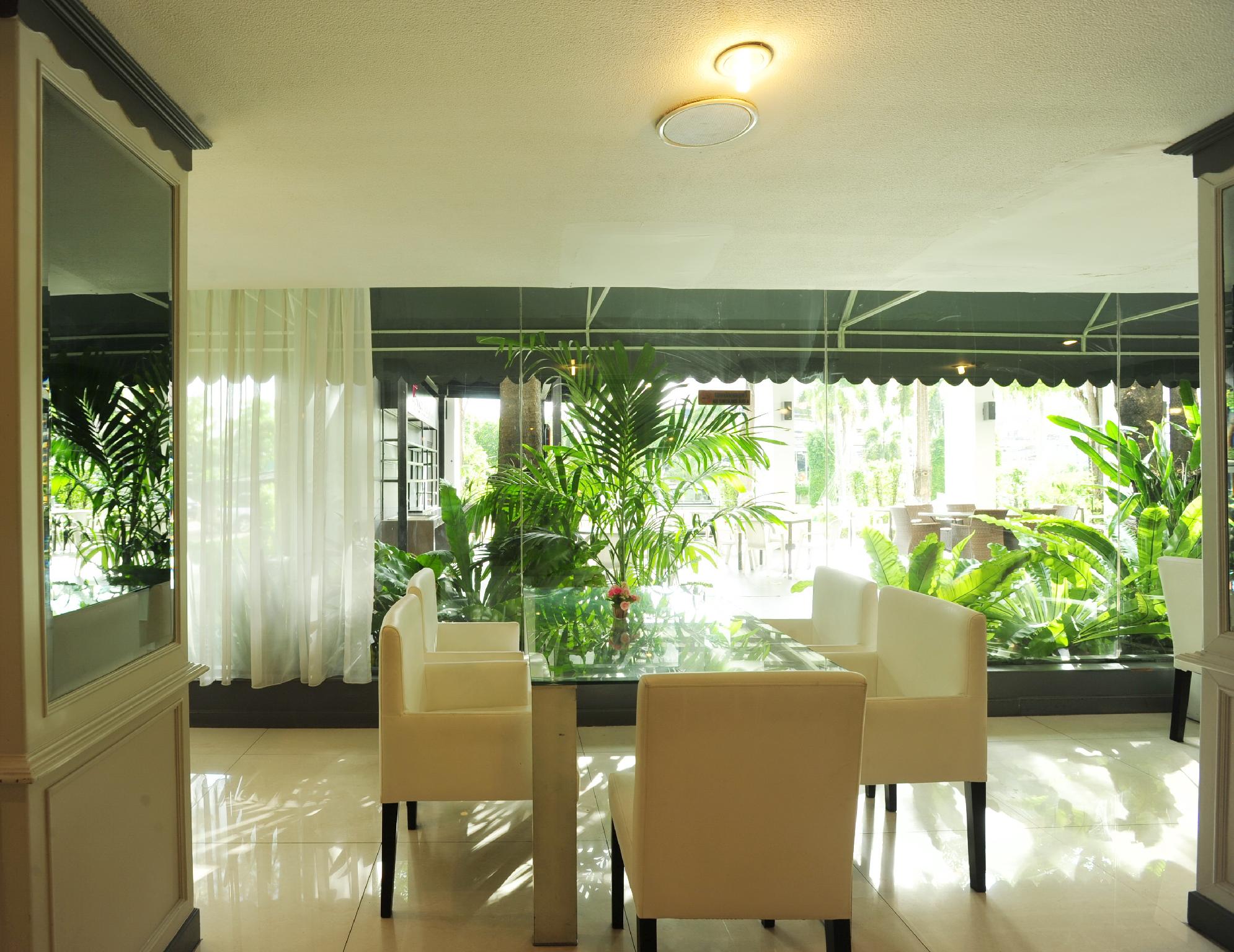 Aunchaleena Grand Hotel 2/23