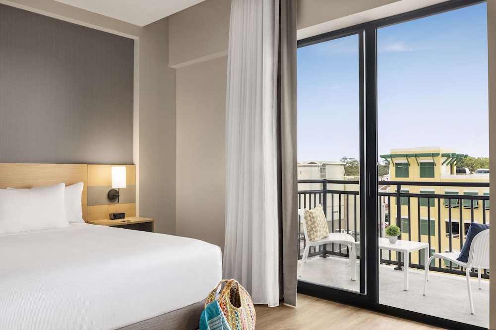 ROOM, KING BED, CITY VIEW, SOFA