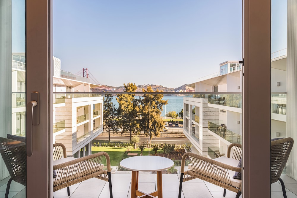Hyatt Regency Lisbon 65/68