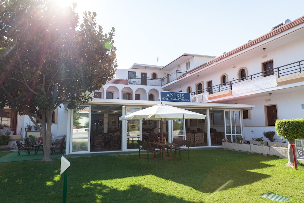 Anixis Hotel 51/52