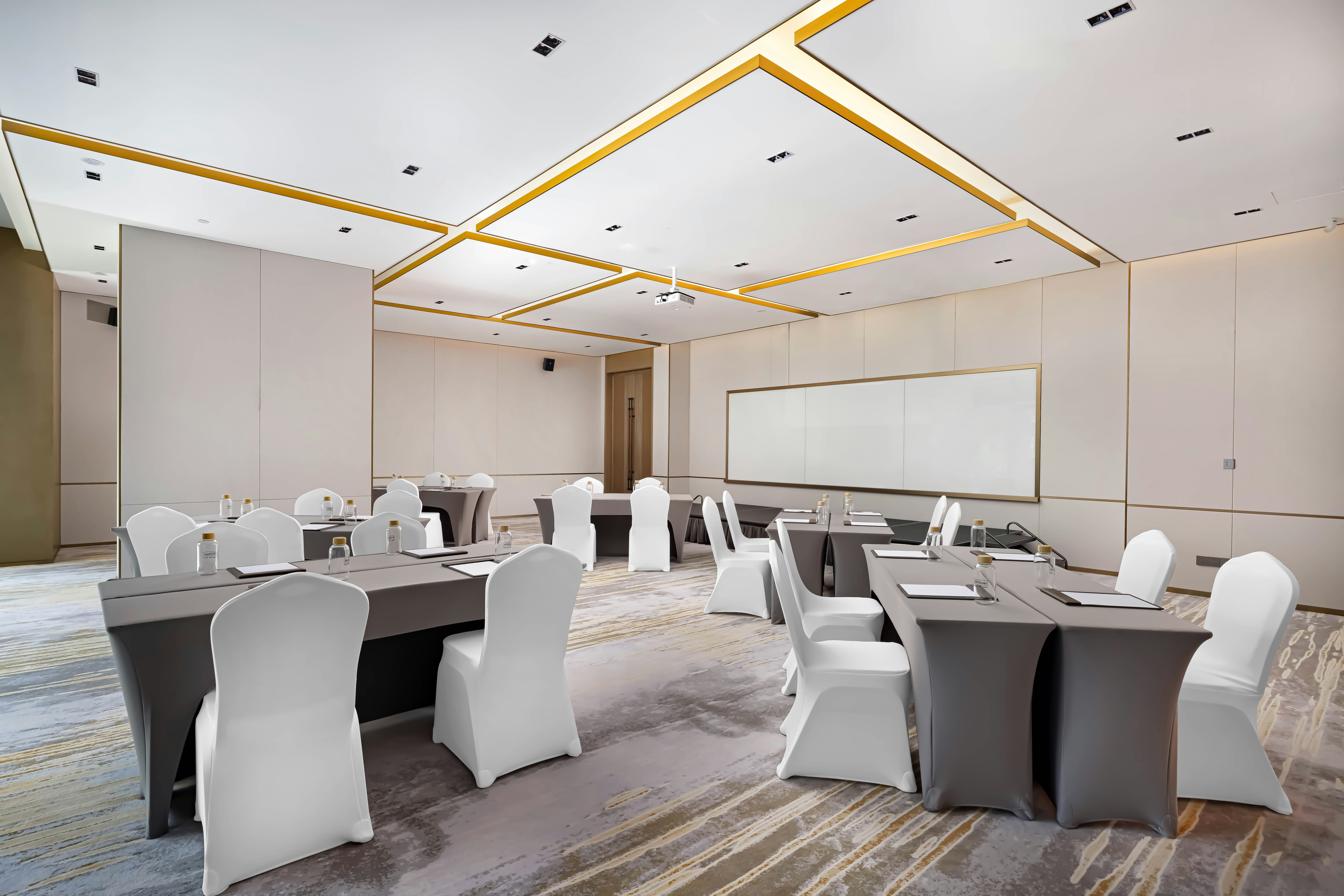Hilton Garden Inn Chengdu Chenghua 45/47