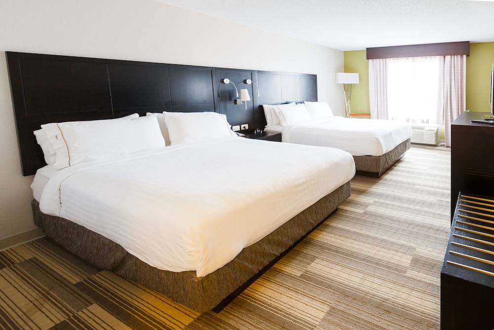 Holiday Inn Express Hotel Suites Shelbyville 13/44