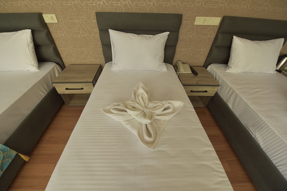 THE LUXX BOUTIQUE HOTEL 10/53