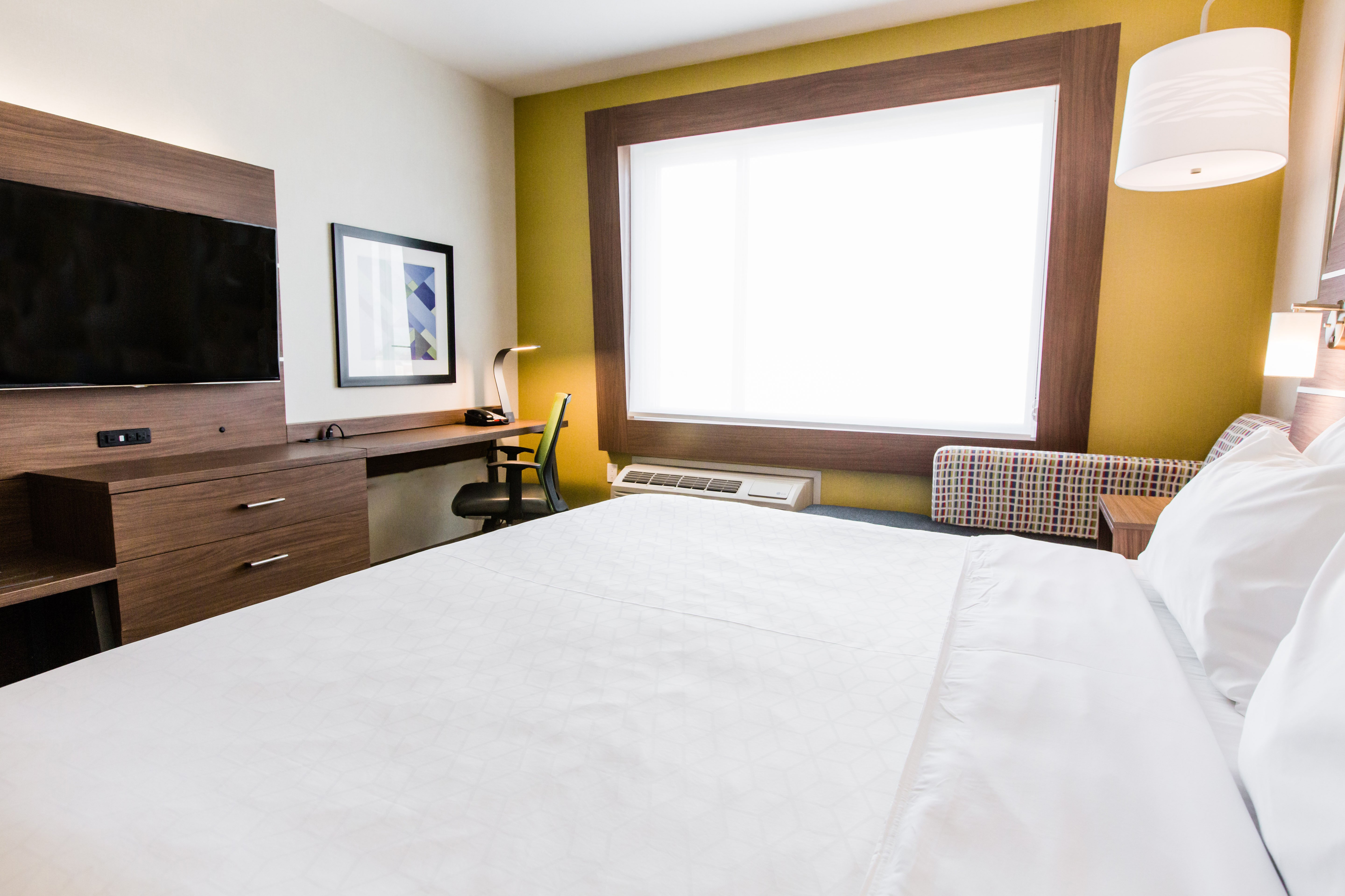غرفة بسرير كينج، HOLIDAY INN EXPRESS & SUITES WEST EDMONTON-MALL AREA 3/7