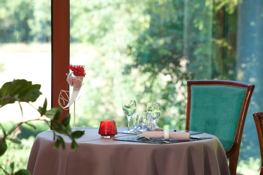 HOSTELLERIE LA CHAUMIERE 21/32