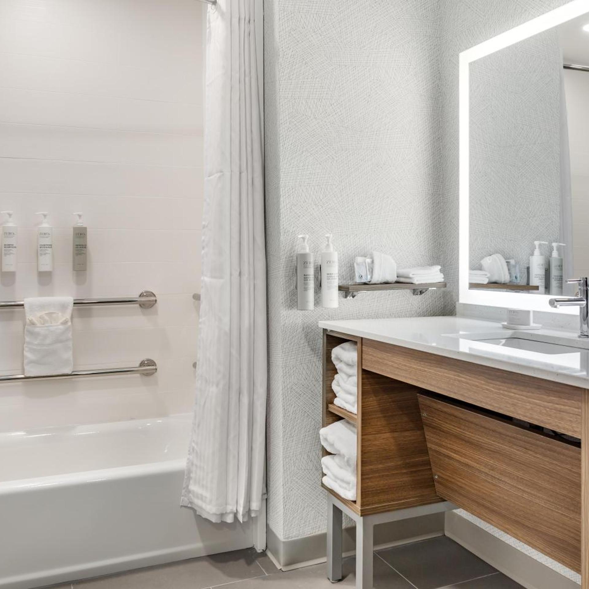 جناح استوديو بسرير كوين لذوي الإعاقة، Home2 Suites by Hilton Danville 4/5