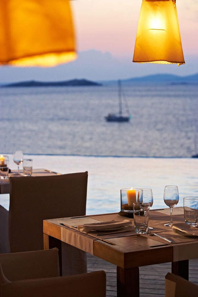 Cavo Tagoo Mykonos 32/50