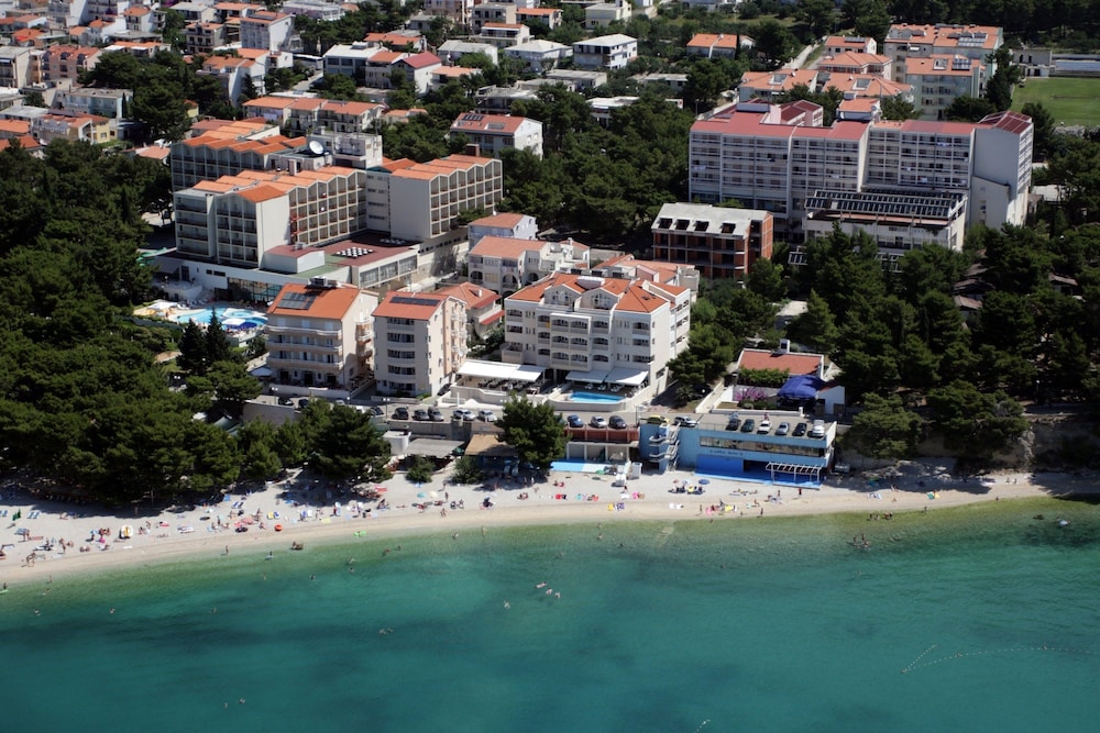 Aparthotel Milenij 33/40