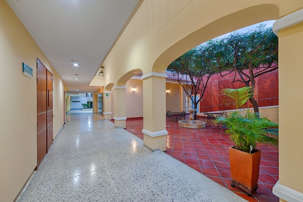 Hotel Arizona Suites 3/47
