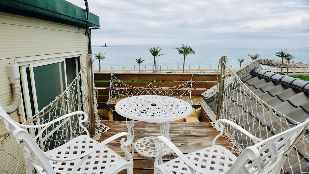 Sunshine Sea View B&B 24/31