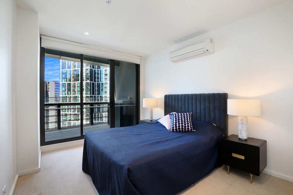 3 Bedrooms, Executive, Apartment, 1 Queen and 4 Single Beds, 2 Bathrooms