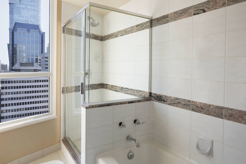 Vancouver Marriott Pinnacle Downtown 11/81