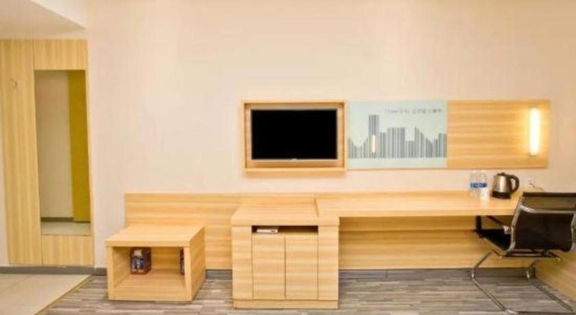 City Comfort Inn (Zhanjiang Middle Renmin Avenue Dingsheng Square) 47/50