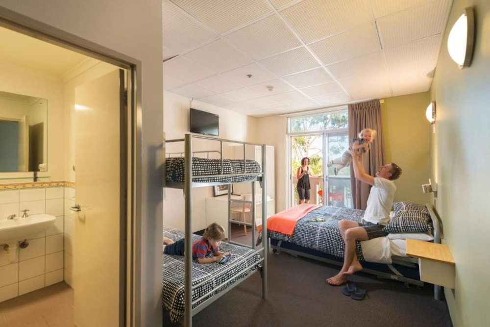 YHA Adelaide Central 15/31