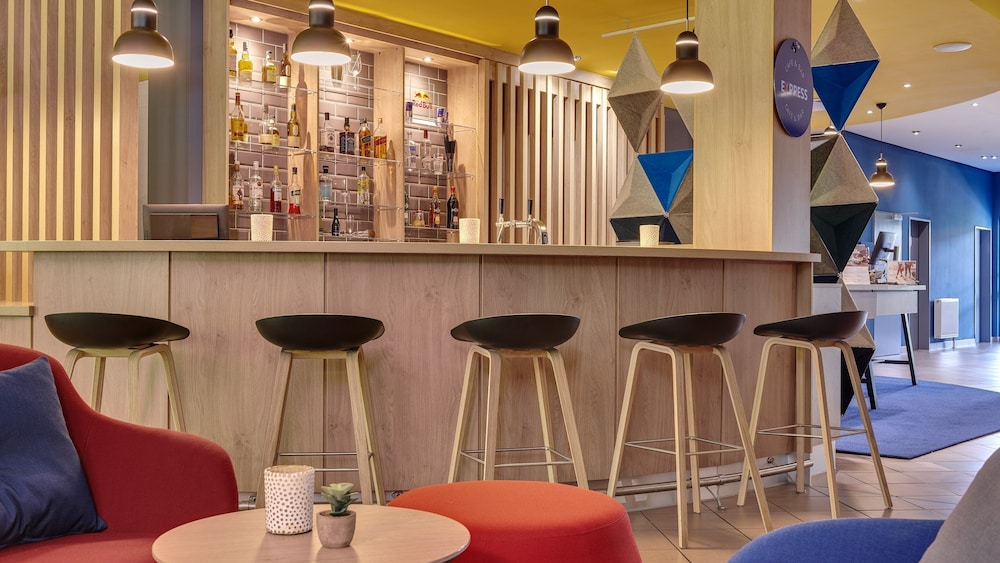HOLIDAY INN EXPRESS COLOGNE TROISDORF 3/42