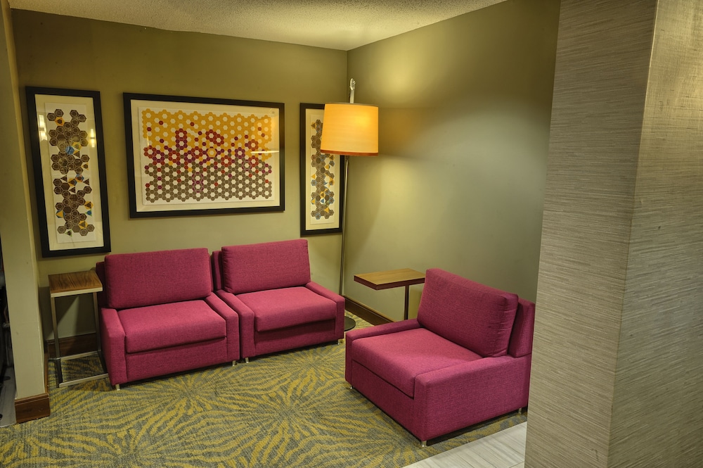 Holiday Inn Express Hotel Suites Pell City 45/71