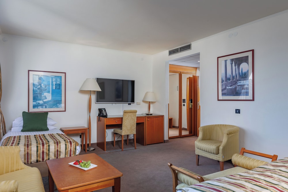 Grand Hotel Bonavia 53/74