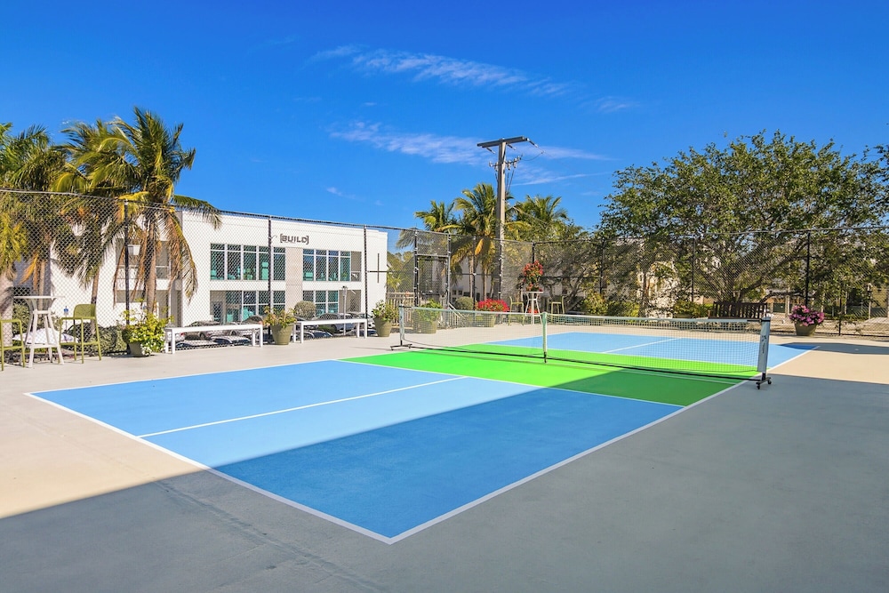 Naples Park Central Hotel 23/50