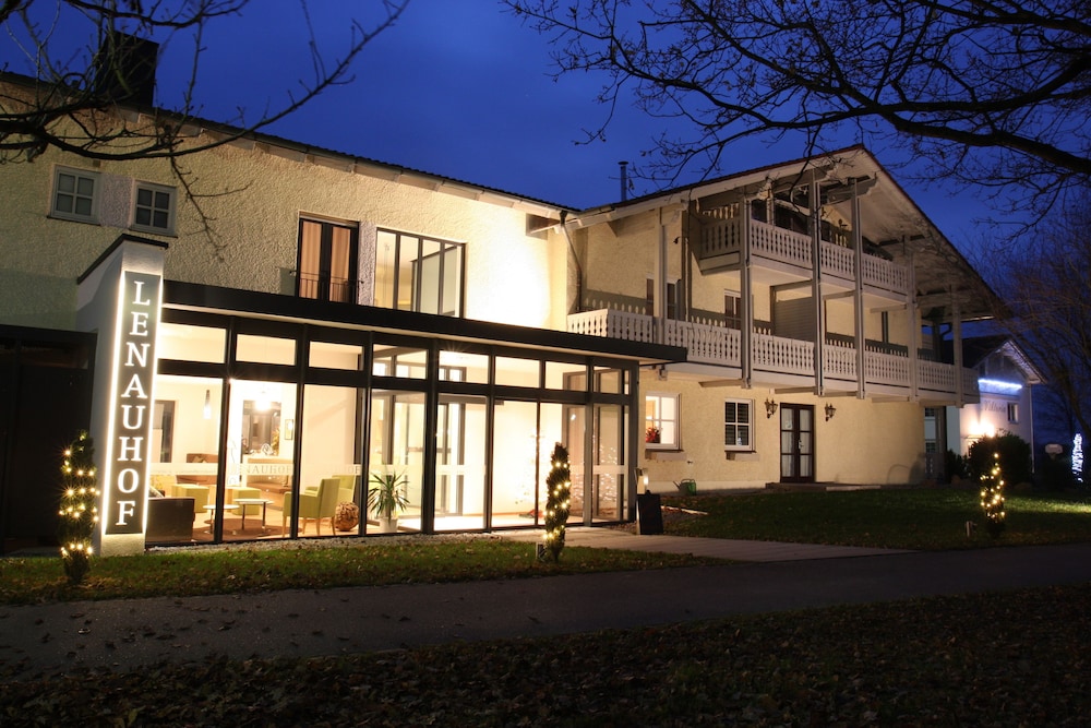 Ringhotel Lenauhof 2/50