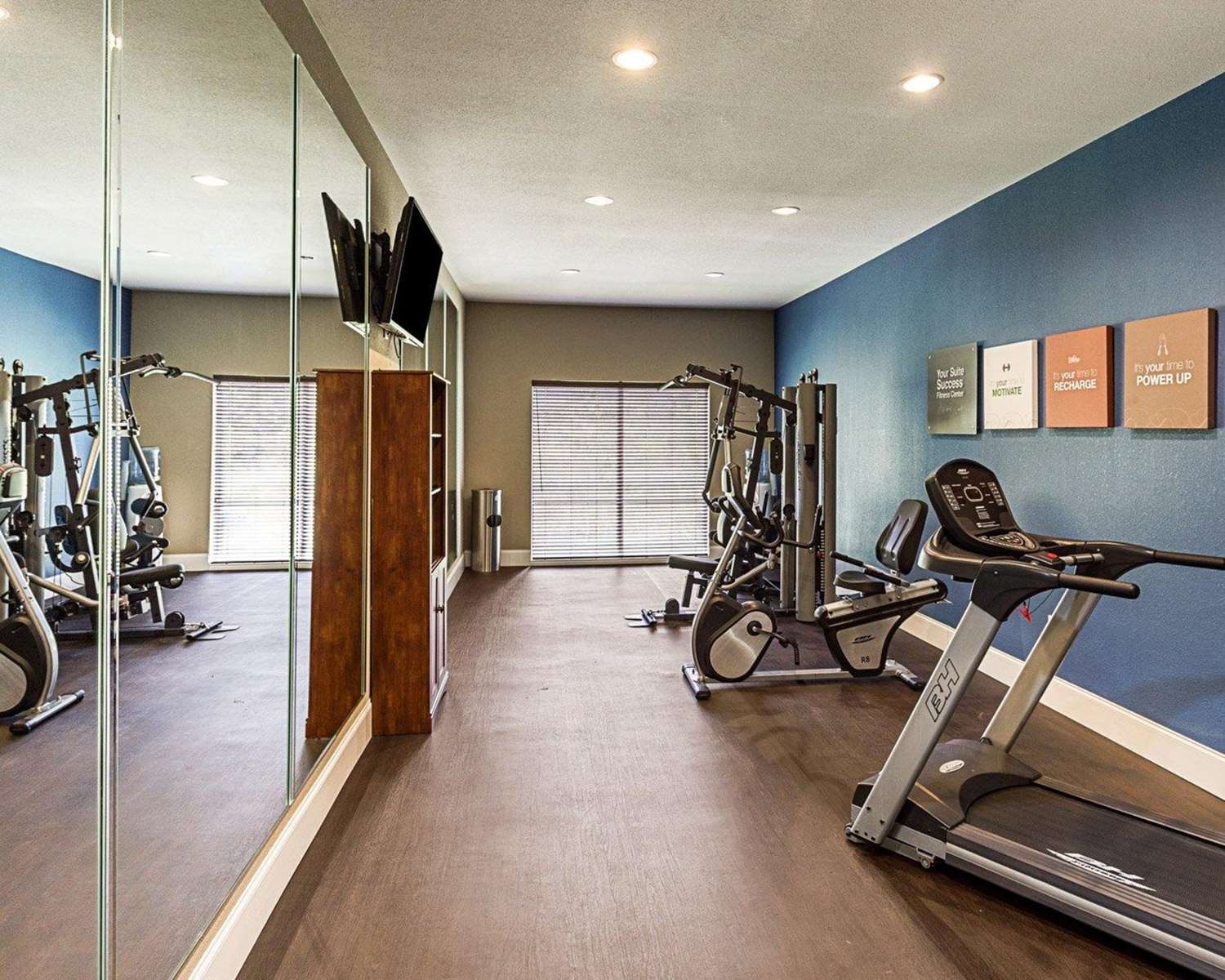Comfort Suites Near Tanger Outlet Mall 9/18