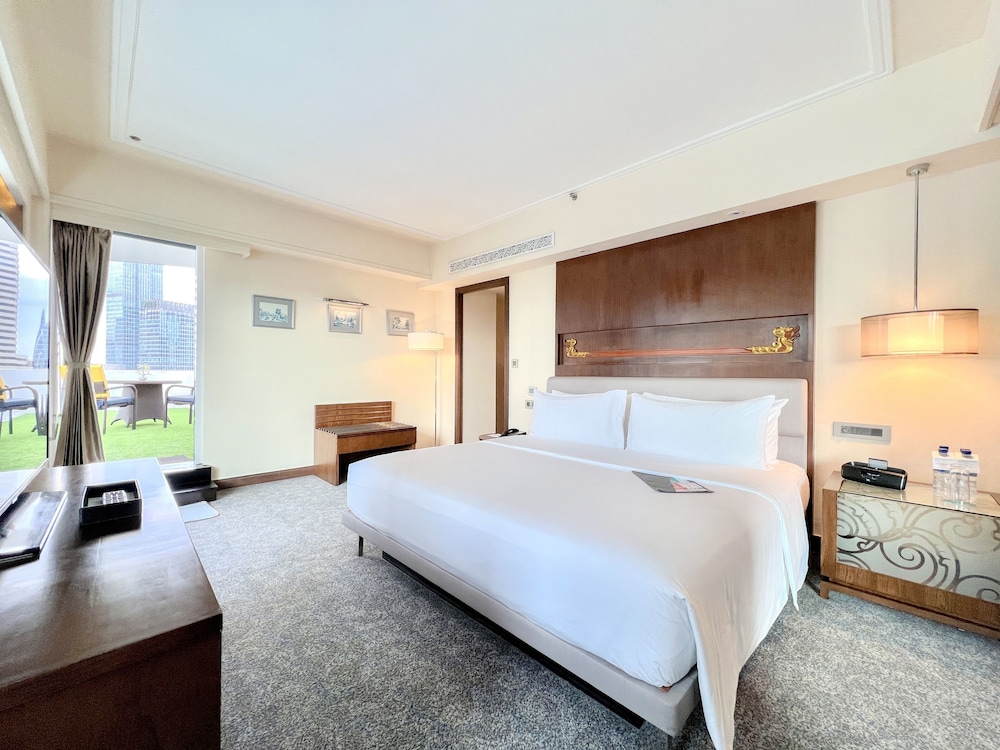 LE MERIDIEN JAKARTA 5/68