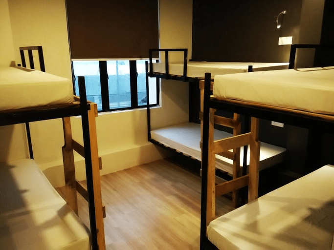 Female Dorm, 6 Beds