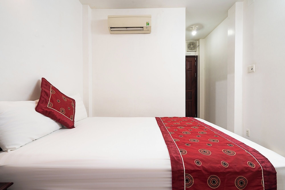 Collection O Dinh Dinh Hotel - Near Tan Son Nhat Airport 33/51